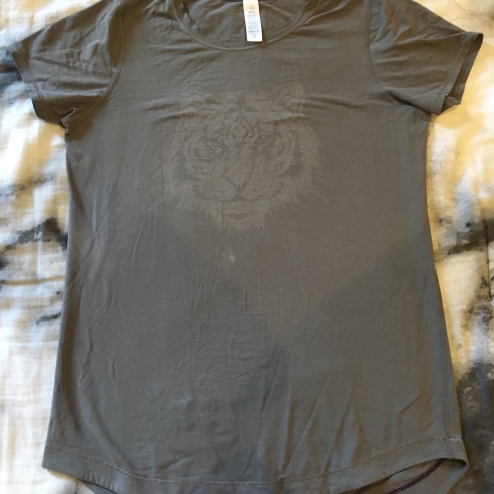 Ivivva shirt